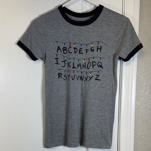 Stranger Things  Christmas Lights Gray Ringer Tee Short Sleeve Shirt Size Small
